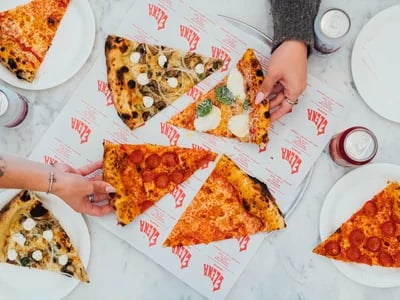 Pizzeria Fleisbach – Knusprige Steinofenpizza voller Geschmack