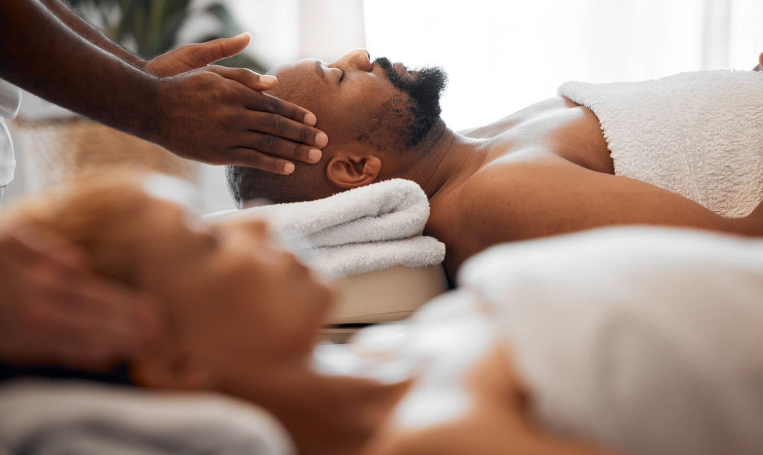 Er leben Sie eine Massage mit Happy End für maximale Entspannung