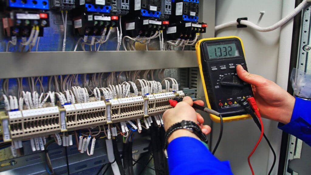 Die Auswirkungen von Stromausfällen auf die Prüfung ortsfester elektrischer Anlagen